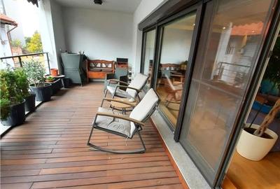 Apartament 4 camere ,200 mp utili,loc parcare, terasa generoasa