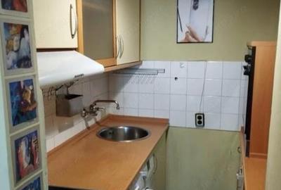 Garsonieră decomandată în Central