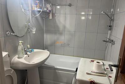 Apartament 3 camere , zona cartier Sud ,et 2/4 , decomandat - 8