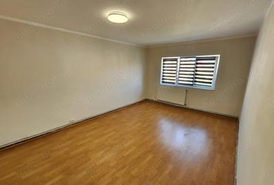 Apartament cu 2 camere decomandat în Soarelui