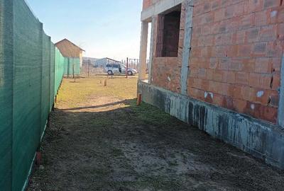 Casă cu 4 camere cu Teren 550 Mp în Central - 1