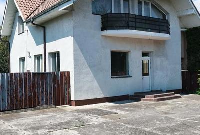 Casă cu 5 camere cu Teren 618 Mp în Central - 3