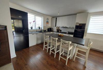 Casă cu 5 camere cu Teren 300 Mp în Tărlungeni - 9