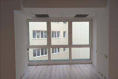 Birou, de 377.23001098633 mp, în Universitate - 3