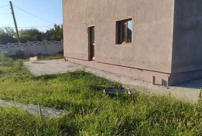Casă cu 4 camere cu Teren 1280 Mp în Ghercești - 12