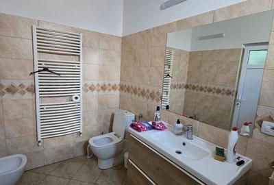 Spațiu comercial, de 1,800 mp, în Central - 6