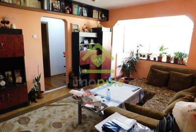 2 balcoane. Bl. izolat Aproape de Spitalul Judetean ? 2 balcoane. Bl. izolat Aproape de Spitalul Judetean ? - 1