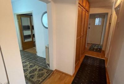 Apartament cu 5 camere decomandat în Miorița - 9