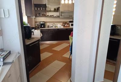 Casă cu 5 camere cu Teren 1000 Mp în Luna - 18