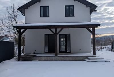 Casă individuală cu 4 camere cu Teren 740 Mp în Hemeiuș - 1
