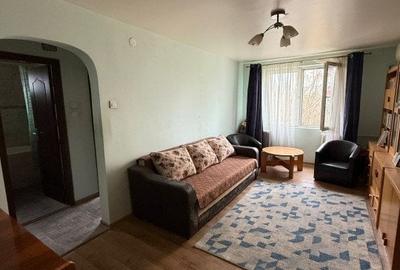 3 camere-Decomandat-70mp-Piata Resita