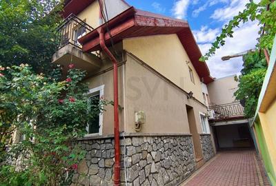 Casă individuală cu 6 camere cu Canalizare în Berceni - 1