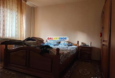 Apartament cu 2 camere decomandat în Micro 3 - 4