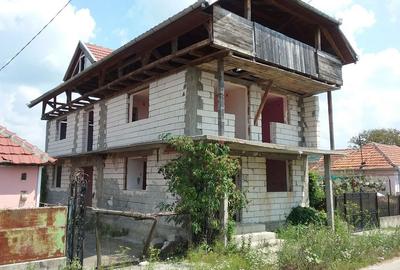 Casă cu 5 camere cu Teren 2268 Mp în Tăgădău - 3