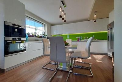 Duplex cu 5 camere în Central