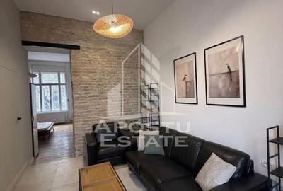 Apartament cu 2 camere semidecomandat în P-ța Maria
