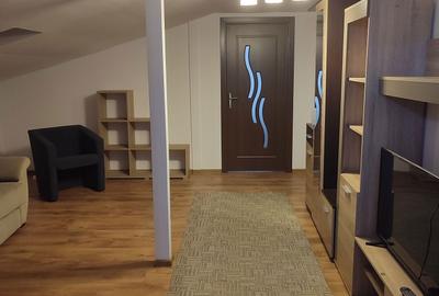 Apartament cu 2 camere decomandat în Cățelu