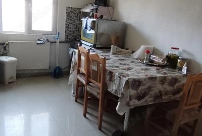 Apartament cu 3 camere semidecomandat în Gheorghe Lazăr - 3