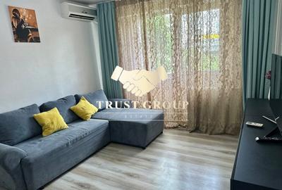 Apartament cu 3 camere semidecomandat în Victoriei