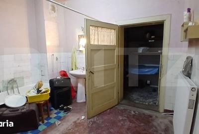 Casă cu 3 camere cu Teren 200 Mp în Central - 2