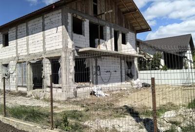 Casă cu 4 camere în Central - 4