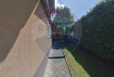 Casa / Vila cu 5 camere de vanzare in zona Est - 2