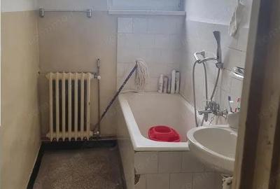 Apartament cu 3 camere decomandat în Traian - 3