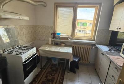 Apartament cu 3 camere decomandat în 1 Mai - 2