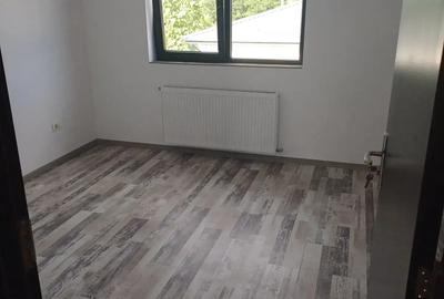 Casă cu 4 camere în Florești - 1