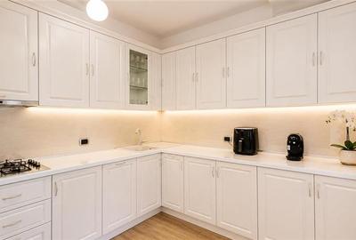 Apartament cu 3 camere decomandat în Tractorul - 2