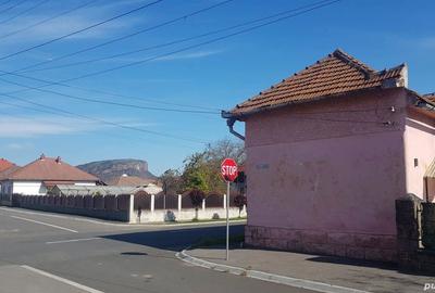 Casă cu 3 camere cu Teren 655 Mp în Central - 1