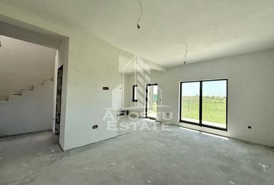 Triplex la gri, teren 284mp, pompe caldura, zona Plopi