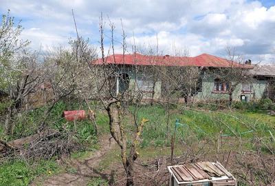 Casă cu Teren 1500 Mp în Hodivoaia - 1