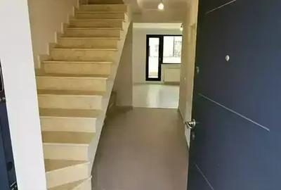 Casă cu 4 camere cu Canalizare în Est - 5