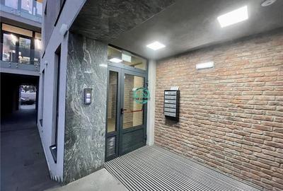Birou, de 235 mp, în Ultracentral - 8