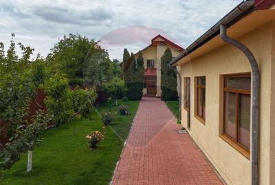 Casa de vanzare cu 280 mp si teren 1100 mp in Arcasilor Galati - 3