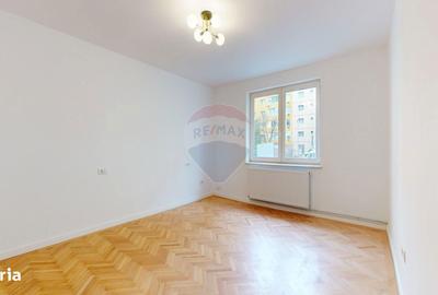 Casă cu 5 camere cu Teren 540 Mp în Central - 8