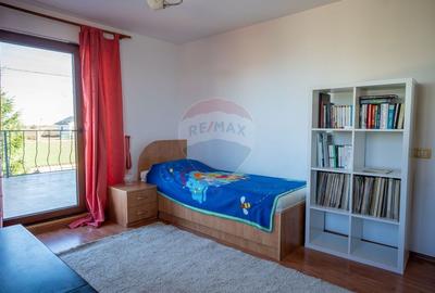 Casa / Vila de Vanzare - 14