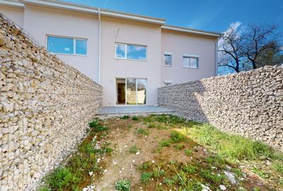 Casă individuală cu 5 camere cu Canalizare în Central - 4