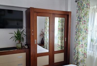 Vand APARTAMENT cu 2 camere decomandat, etaj 1, ULTRACENTRAL, mobilat