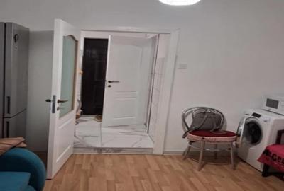 Garsonieră zona Far  mobilată utilată - 250 e - 3