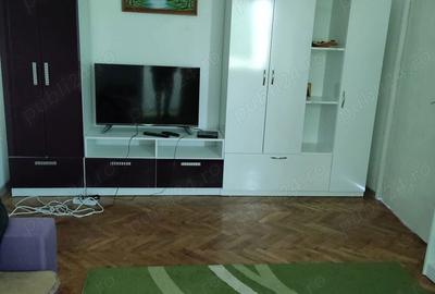 Inchiriez apartament cu doua camere Bulevardul Revolu?iei Inchiriez apartament cu doua camere Bulevardul Revolu?iei - 3
