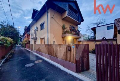 Casă individuală cu 8 camere cu Canalizare în Central - 1