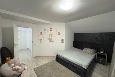 Proprietar ,  vând casă P+ 1 +Pod construită din cărămidă, cu curte de 1.641 mp - 12