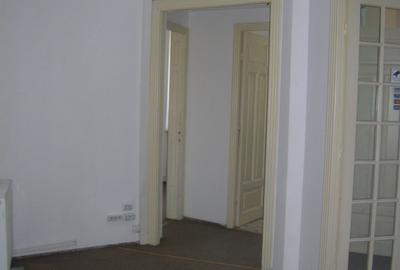 Clădire Istorică Elegantă - Interbelică cu Potențial Comercial - 15