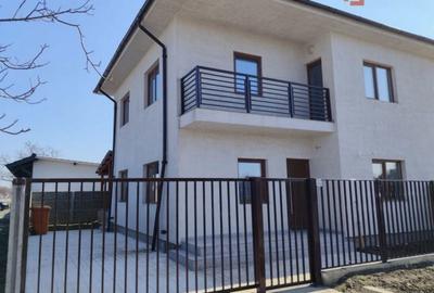 Casă cu 4 camere în Central - 1