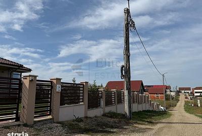 Teren de 700 mp, în Paleu