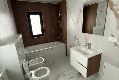 Casă cu 4 camere cu Teren 396 Mp în Tomești