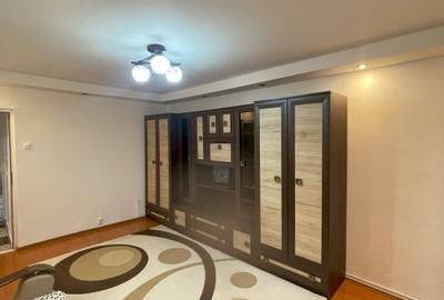 Apartament de vanzare, cu 2 camere decomandat, 50mp, etaj 4, zona Hotvon - 6