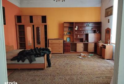 Casă cu 8 camere cu Teren 385 Mp în Central - 8